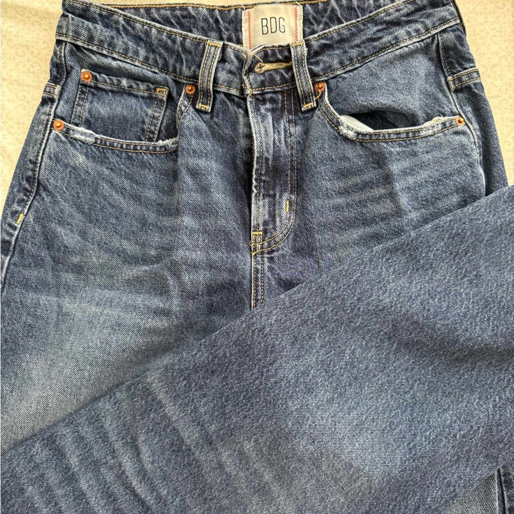 BDG Women’s Tapered Baggy Jeans